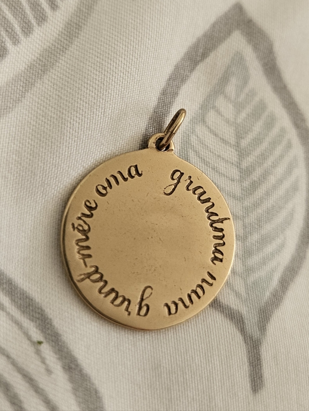 Stella & Dot Grandma Pendant